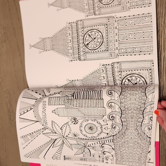 3D Coloring Cities adult coloring book - Picture 5 of 6